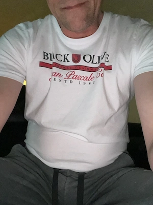 Riesenlatte bietet Mitfahrt an im Naked Taxi