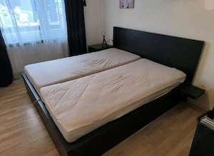 Bett mit Nachtkommode 