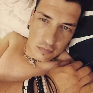 Suche Shemale  Crossdresser oder Wichskumpel!