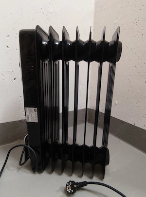 Radiator Heizkörper in schwarz