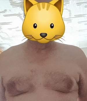 Ich suche ein dominantes Paar das mich auf ihre Art und Weise beibringt immer einen BH zu tragen 