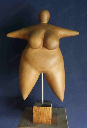 Holz Skulptur Kunst Nana Ahorn Bild 3