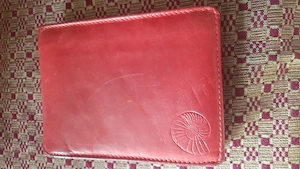 Rotes Ledergeldbeutel 