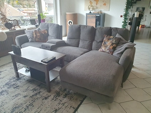 Bequeme L-Couch (elektrisch) abzugeben 