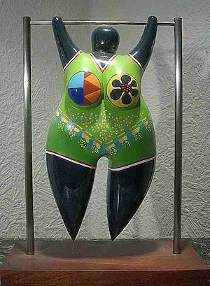 Holz Skulptur Kunst Nana Linde