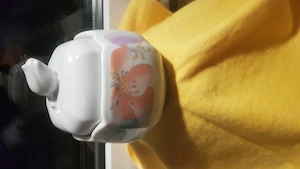 Zuckerdose aus Porzellan 