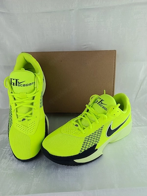 Nike G.T. Cut Academy Basketball Sneaker Gr.47 Neu