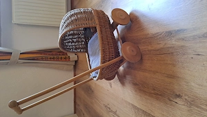 Vintage Korb-Puppenwagen 