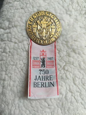 Anstecknadel 750 Jahre Berlin DDR Sammlerstück 