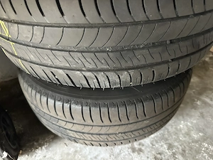 Vier Sommerräder auf Stahlfelgen 205 55 R16 H