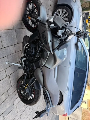 MOTOBI DL 125 nacked- fast neu !