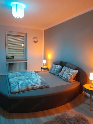 Rundes Bett mit Bettkasten 1,60x 2,00