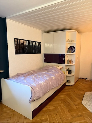 Begehbarer Kleiderschrank + Bett von Wellemöbel