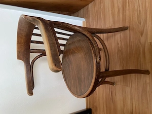 Zwei Thonet-Bugholzstühle