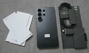 Samsung Galaxy S26 Ultra mit 256GB in Schwarz.