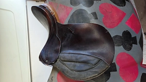 Vielseitiggkeitssättel für Deko oder Spielpferd