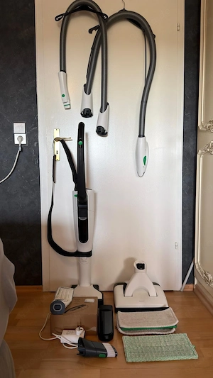 Akku-Saugwischer Kobold VK7 Akku-Staubsauger mit EB7 Elektrobürste und SP7 Saugwischer und PBB100