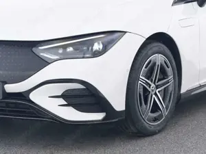 Mercedes-Benz EQE 300 AMG Premium Night AHK+22KW+SerivceCare ! Bild 3