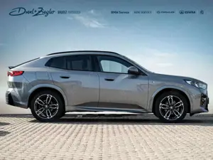 BMW X2 sDrive18d M-Sport AHK PANO aLED AktSitz KoZg Bild 2