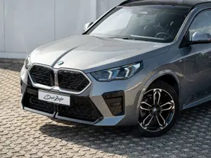 BMW X2 sDrive18d M-Sport AHK PANO aLED AktSitz KoZg Bild 4