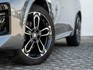 BMW X2 sDrive18d M-Sport AHK PANO aLED AktSitz KoZg Bild 5