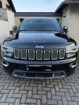 Jeep Grand Cherokee 3.0 CRD Overland Pano, AHK, SHZ, 4x4