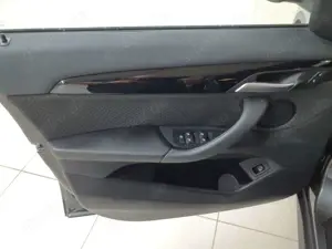 BMW X1 X1 sDrive18i Aut. Advantage Navi SHZ Bild 4