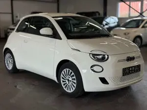 Fiat 500e 11KW+CARPLAY+TEMP+SPUR.ASS+STAND.HZ+NAVI+