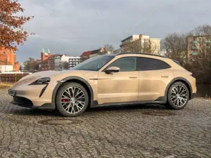 Porsche Taycan 4 S Cross Turismo - Approved '27 / WR  SR / HUD