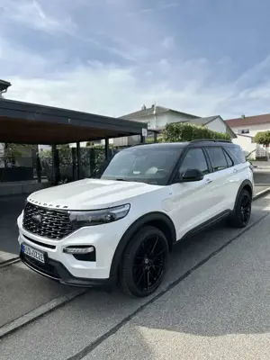 Ford Explorer EcoBoost Plug-in Hybrid ST-LINE