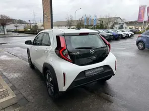 Toyota Aygo X Hybrid Active***Kamera,SHZ,Klima*** Bild 3