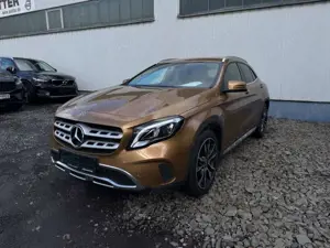 Mercedes-Benz GLA 200 *FACE LIFT*LED*NAVI*KAMERA*19ZOLL*