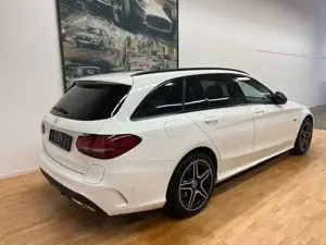 Mercedes-Benz C 300 e T AMG Line HUD Pano Sound Night Bild 2