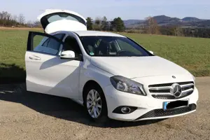 Mercedes-Benz A 180 (BlueEFFICIENCY) Style