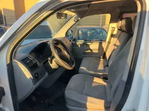 Volkswagen T5 Transporter Kasten-Kombi Kombi Bild 4