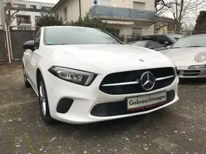 Mercedes-Benz A 180 Edition 19 Automatik Sportsitze Navi. / Cam. LED