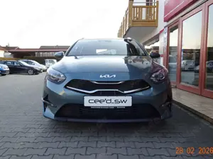 Kia Ceed SW / cee'd SW Ceed SW 1.5 T-GDI DCT7 (48V M-H) Ultimate Edition