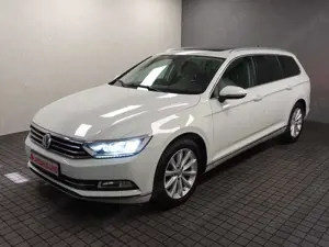 Volkswagen Passat DSG Highline+ACC+Alcantara+Pano+LED+Navi