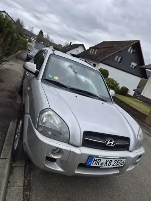 Hyundai TUCSON 2.0 2WD GLS