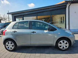 Toyota Yaris Cool 1.3b