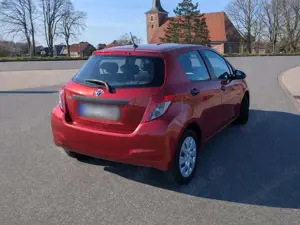 Toyota Yaris Bild 2