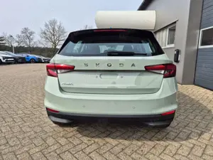 Skoda Fabia 1.0 TSI 95PS Selection 5-türig Rückf.Kamera Parkse Bild 4