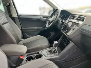 Volkswagen Tiguan 2.0 TDI DSG ACTIVE LED ACC TRAVEL-ASSIST NAVI ALL Bild 5