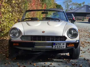 Fiat 124 Spider Mit vielen wertvollen Ersatzteilen