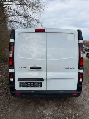 Renault Trafic Kasten L2H1 3,0t Komfort EURO 6 PDC Klima Bild 5