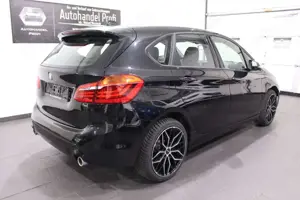 BMW 220 Bild 2