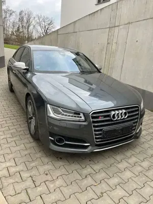 Audi S8