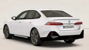 BMW i5 M60 xDrive M Sport RFK NAVI LED Sound Syst. Bild 3