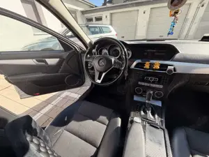 Mercedes-Benz C 200 CDI DPF (BlueEFFICIENCY) 7G-TRONIC Avantgarde Bild 4