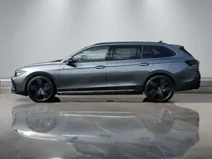 Volkswagen Passat R-Line 2,0 l TDI AHK+KAMERA+NAVI+LED+ACC+ Bild 4